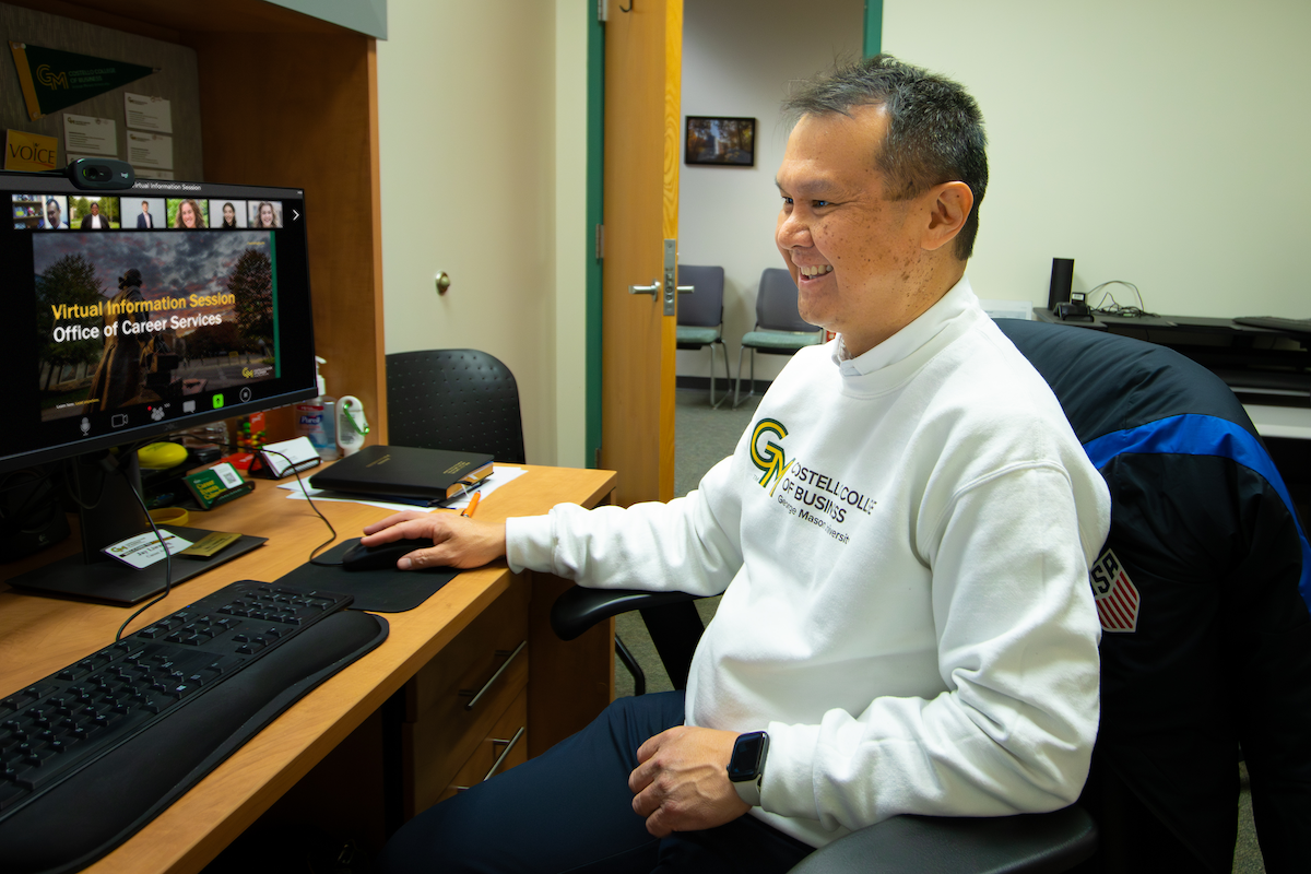 Jay Liwanag, Costello career advisor, facilitating a virtual info session. Photo by Hannah Patterson/Costello College of Business.